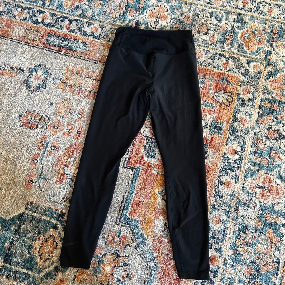 Nike Dri-Fit Black Leggings Size Medium - Picture 6 of 8